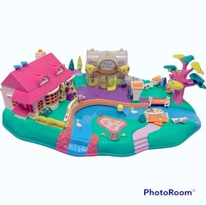 Vintage 1996 Polly Pocket Magical Movin’ Pollyville